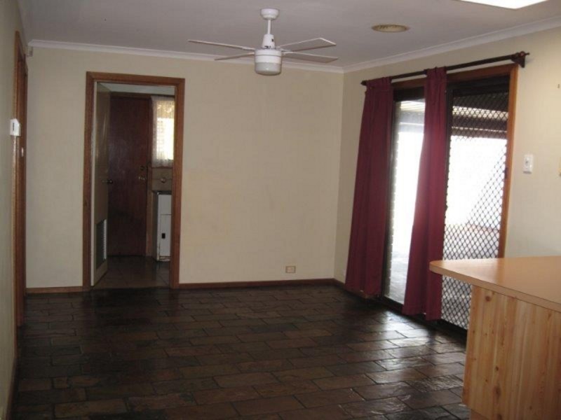 16 Coolen Crescent, Burton SA 5110