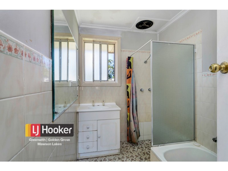 42 McKenzie Road, Elizabeth Downs SA 5113