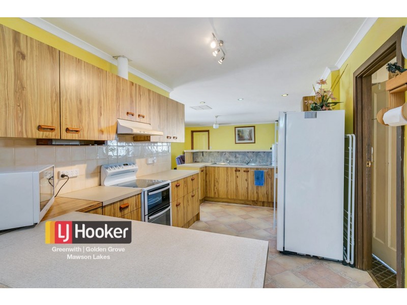 18 Pangari Drive, Fairview Park SA 5126