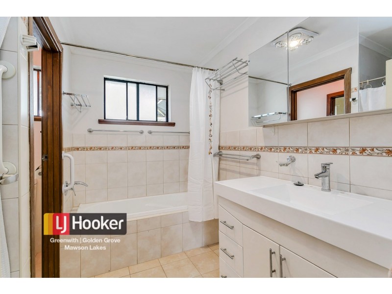 18 Pangari Drive, Fairview Park SA 5126