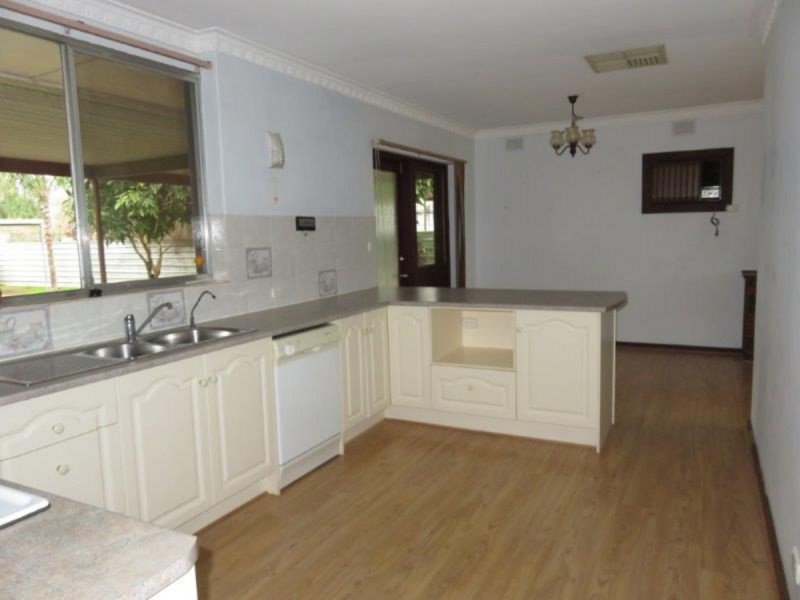 17 Wicklow Street, Salisbury Downs SA 5108