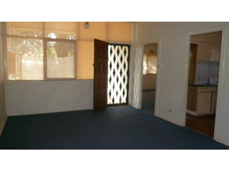 8 Tolmer Road, Elizabeth Park SA 5113