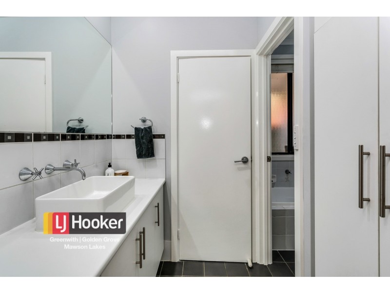 27 Cascades Drive, Mawson Lakes SA 5095