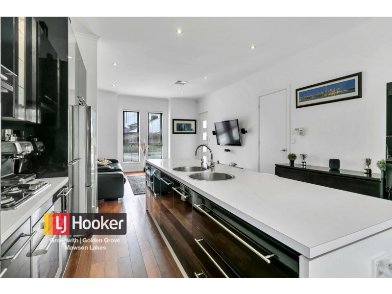 5 Lord Howe Crescent, Mawson Lakes SA 5095