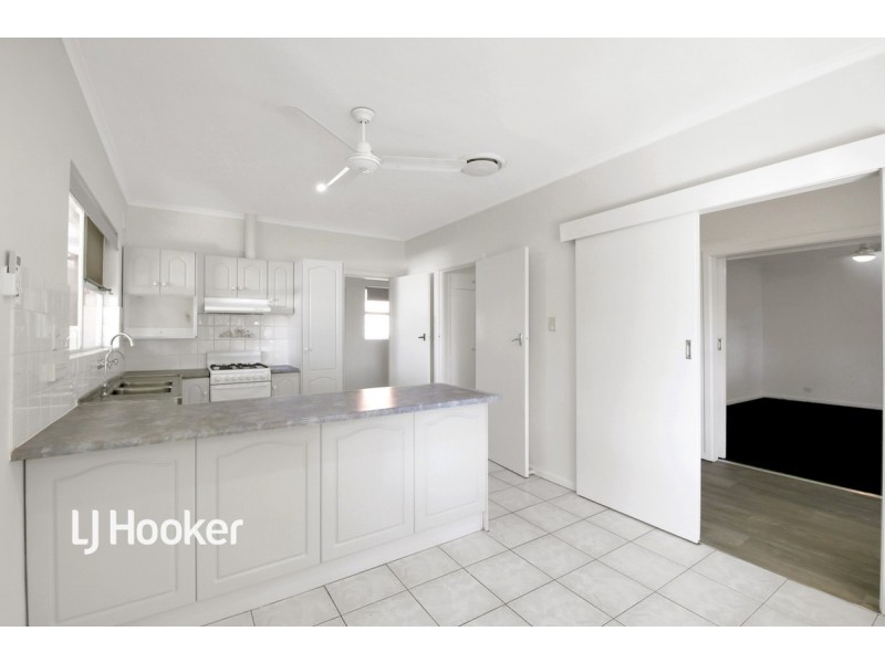 2 Allen Drive, Para Hills SA 5096