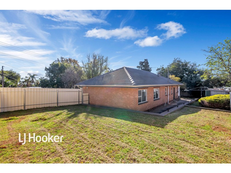 2 Allen Drive, Para Hills SA 5096