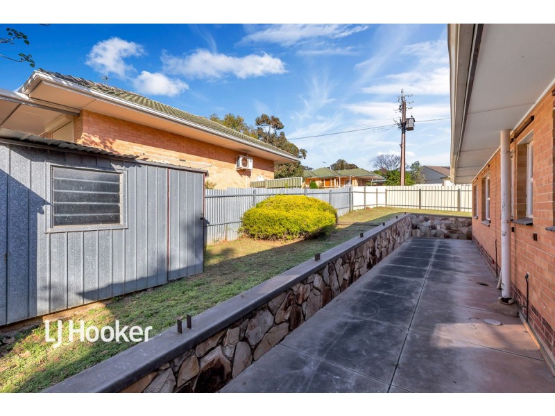 2 Allen Drive, Para Hills SA 5096