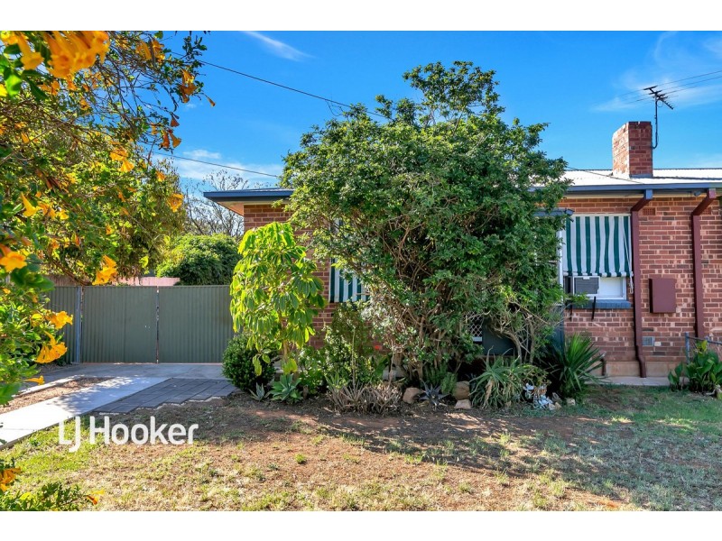 16 Stakes Crescent, Elizabeth Downs SA 5113