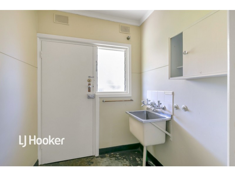 16 Stakes Crescent, Elizabeth Downs SA 5113