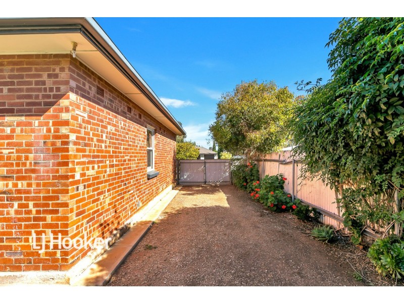 16 Stakes Crescent, Elizabeth Downs SA 5113