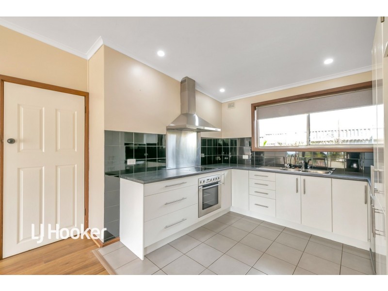 37 McGowan Road, Para Hills SA 5096