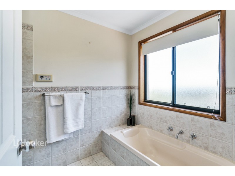 6 Prasad Court, Hillbank SA 5112