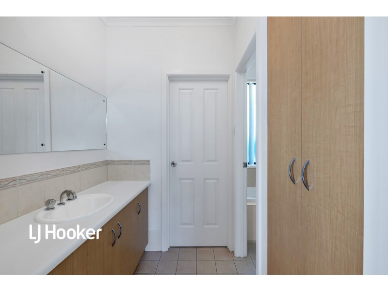 9 Maple Circuit, Mawson Lakes SA 5095