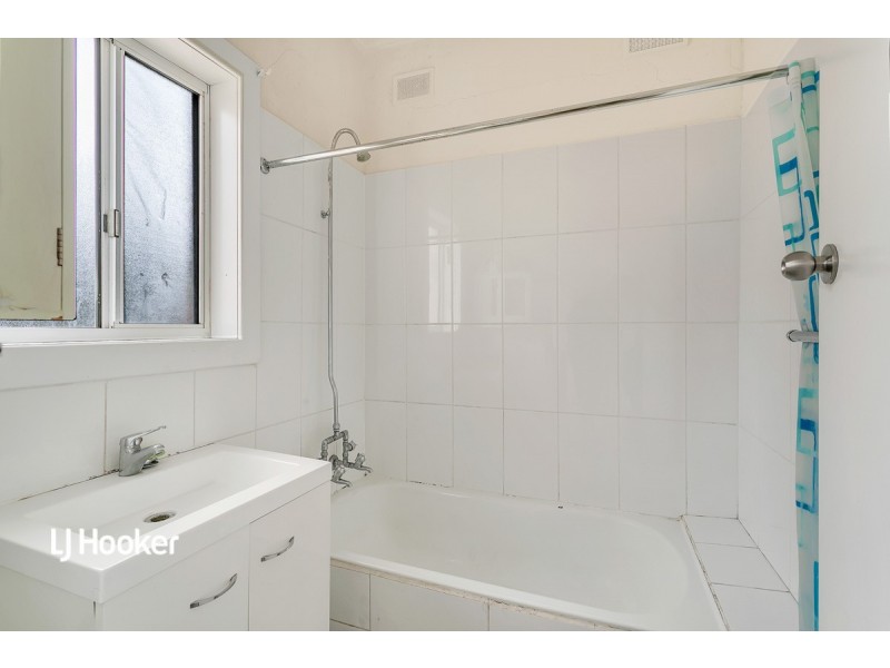 21 Durdin Road, Elizabeth Vale SA 5112