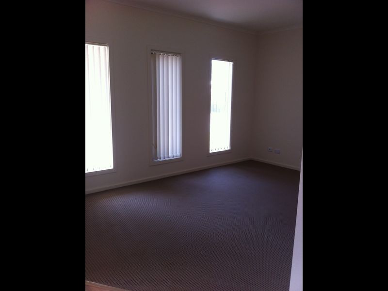 4 Parkside Walk, Smithfield Plains SA 5114