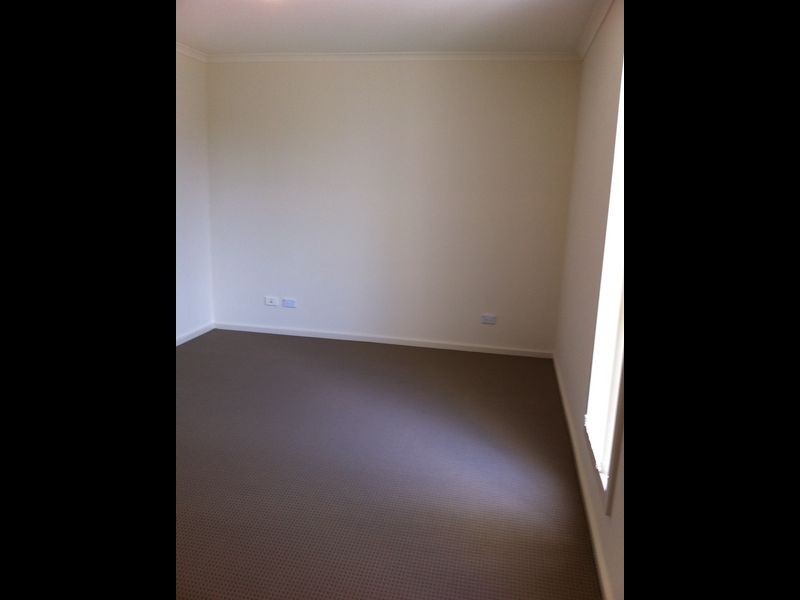 4 Parkside Walk, Smithfield Plains SA 5114