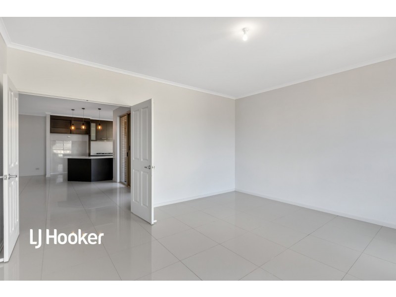 8 Scoular Road, Blakeview SA 5114