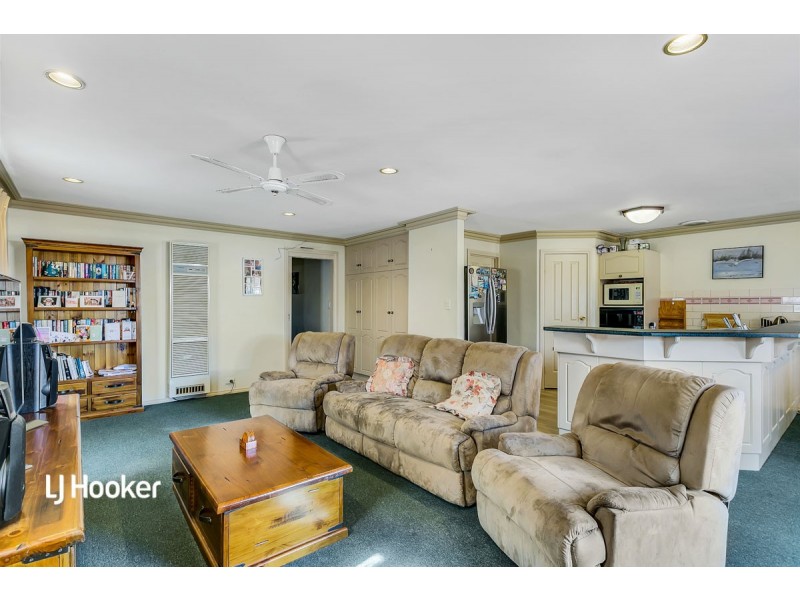 6 Ayles Court, Greenwith SA 5125