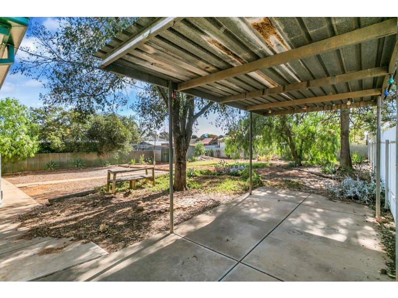 15 Andrews Road, Elizabeth Downs SA 5113