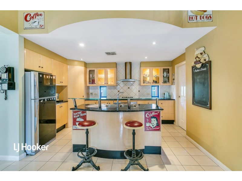 4 Windermere Crescent, Mawson Lakes SA 5095