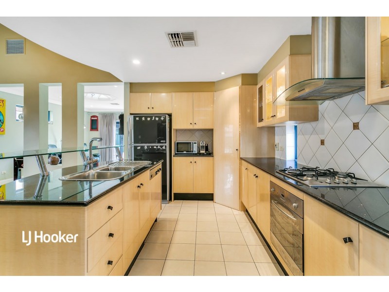 4 Windermere Crescent, Mawson Lakes SA 5095