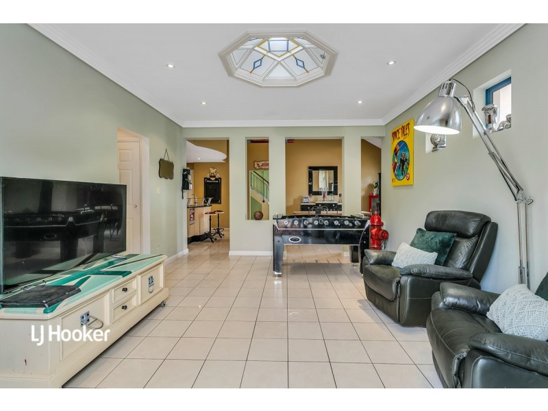 4 Windermere Crescent, Mawson Lakes SA 5095