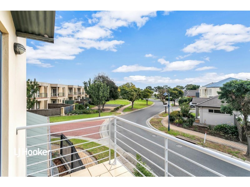 4 Windermere Crescent, Mawson Lakes SA 5095