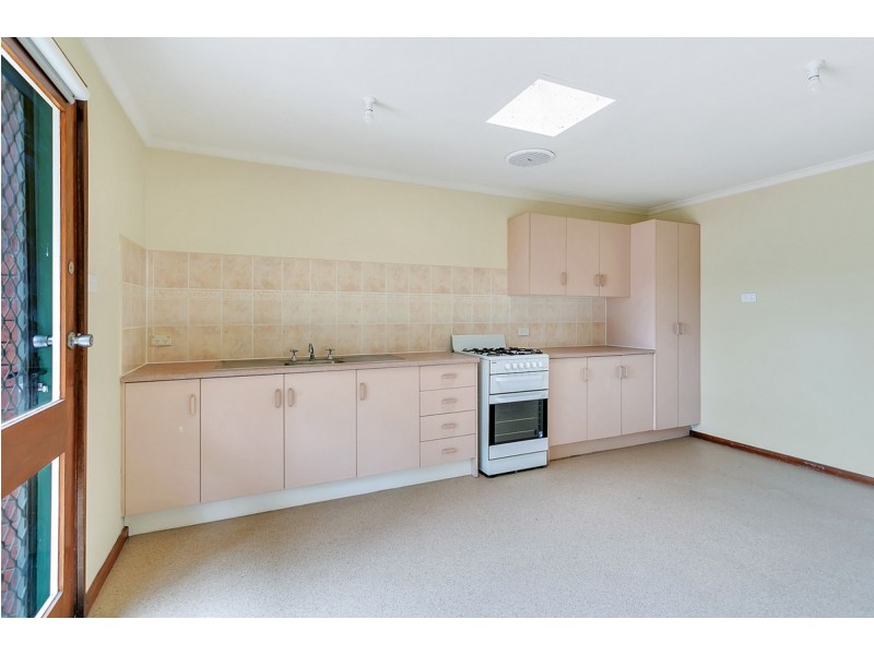 6 Woodcock Crescent, Para Hills West SA 5096