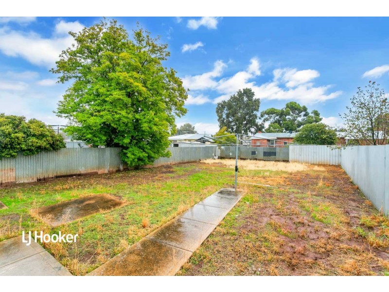 31 Midlow Road, Elizabeth Downs SA 5113