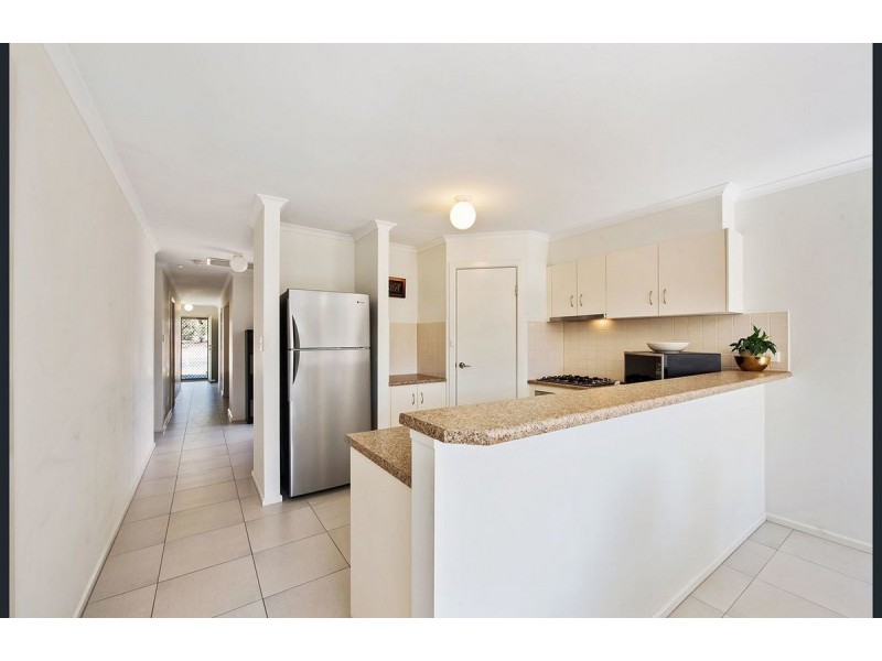1B Jennier Crescent, Para Hills SA 5096