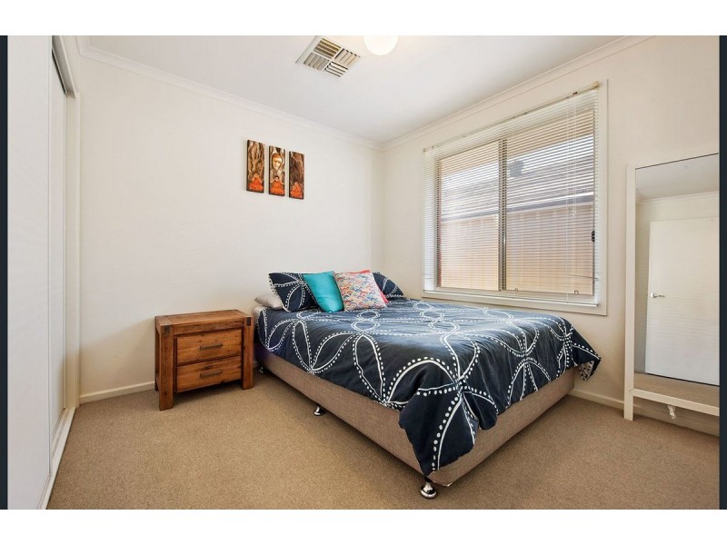 1B Jennier Crescent, Para Hills SA 5096