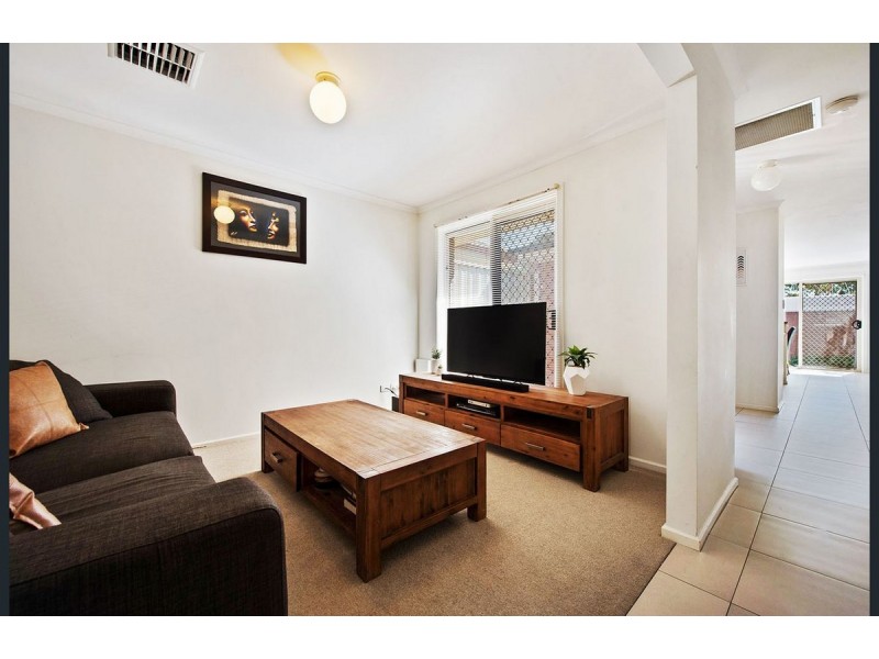 1B Jennier Crescent, Para Hills SA 5096