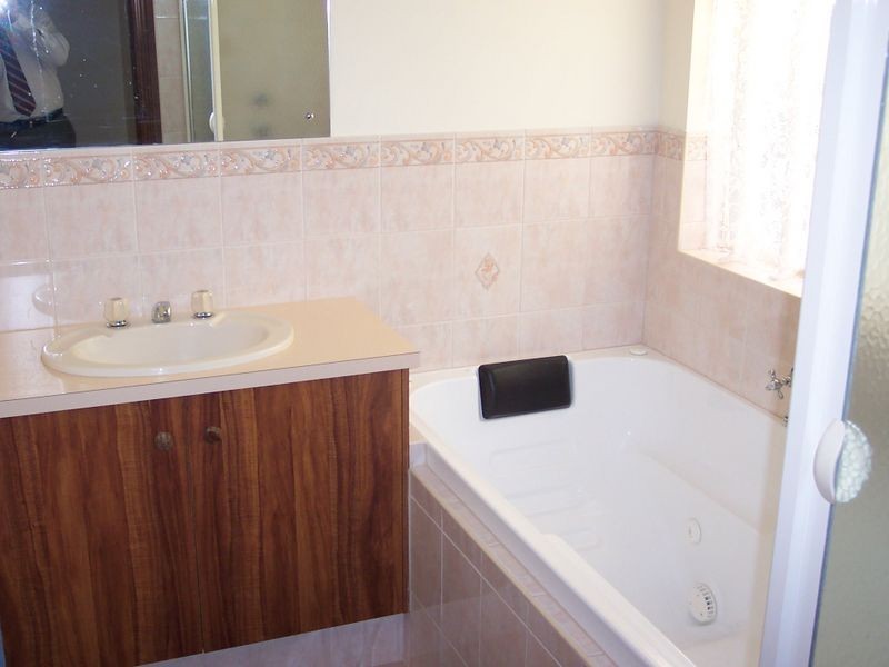 4 Samuel Court, Greenwith SA 5125