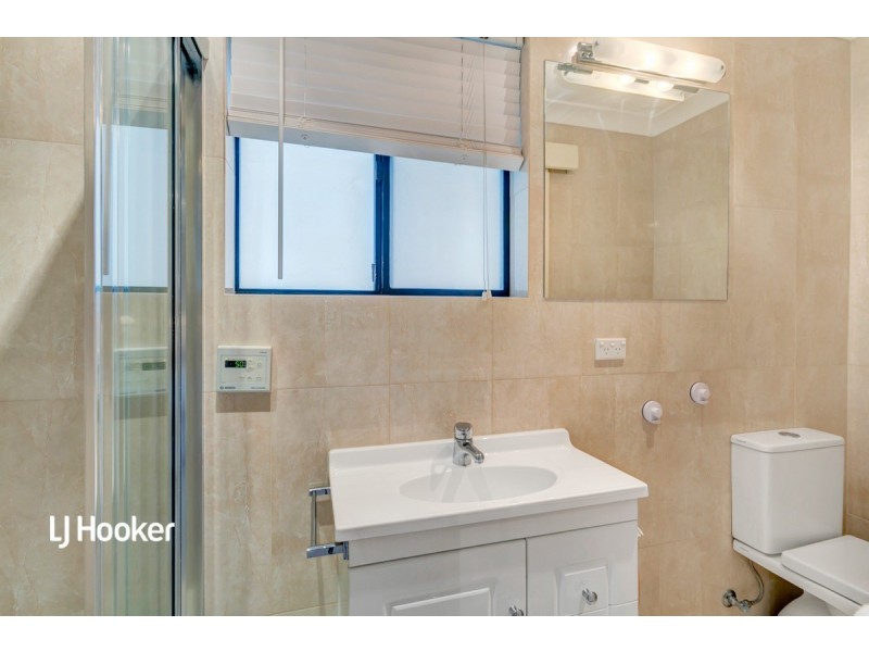 17 Dennis Grove, Vista SA 5091