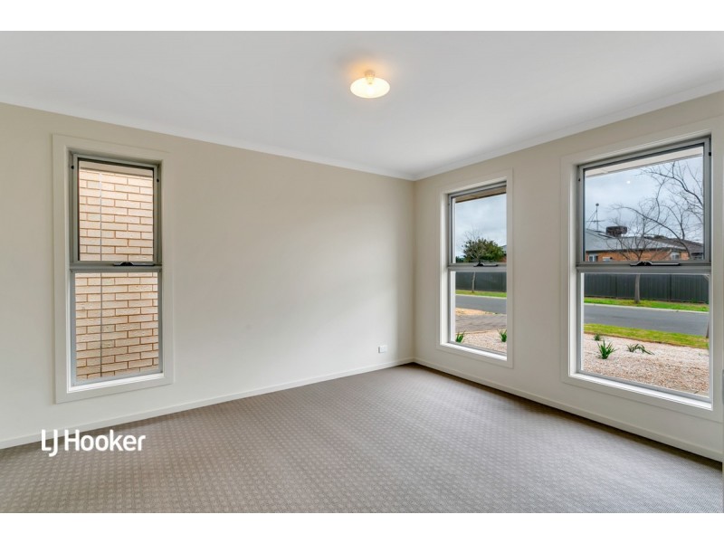 81 Wattlebird Drive, Burton SA 5110