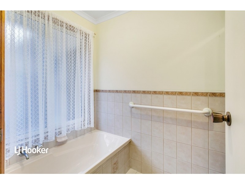 8 Law Court, Greenwith SA 5125