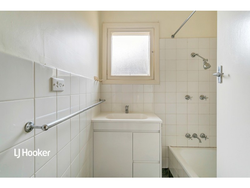 2 Thompson Street, Elizabeth South SA 5112