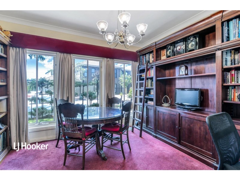 13 Antigua Court, Mawson Lakes SA 5095