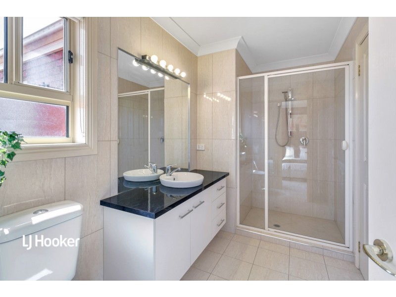 13 Antigua Court, Mawson Lakes SA 5095