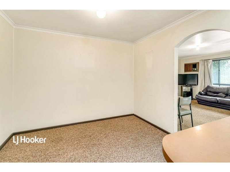 25 Gaylard Crescent, Redwood Park SA 5097