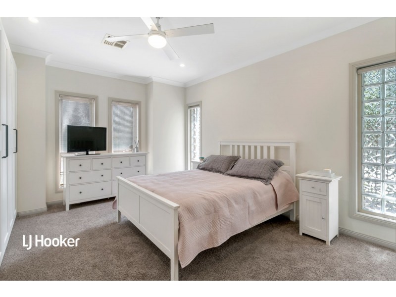 8 Stony Way, Mawson Lakes SA 5095