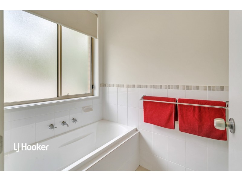 24 David Street, Vista SA 5091