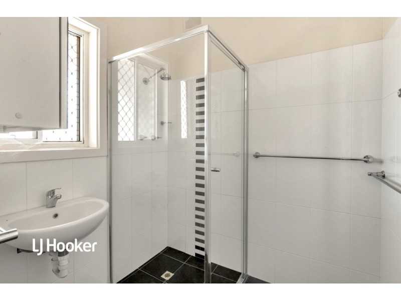17 Grateley Street, Elizabeth Grove SA 5112