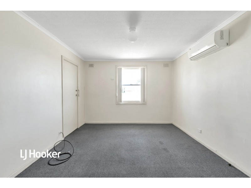 5 Moulds Crescent, Smithfield SA 5114