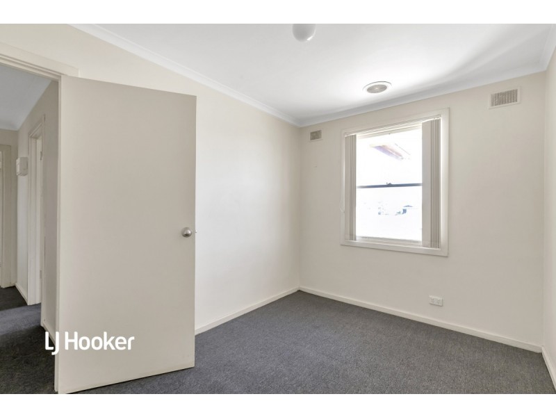 5 Moulds Crescent, Smithfield SA 5114
