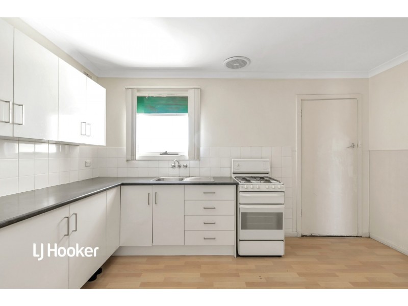5 Moulds Crescent, Smithfield SA 5114