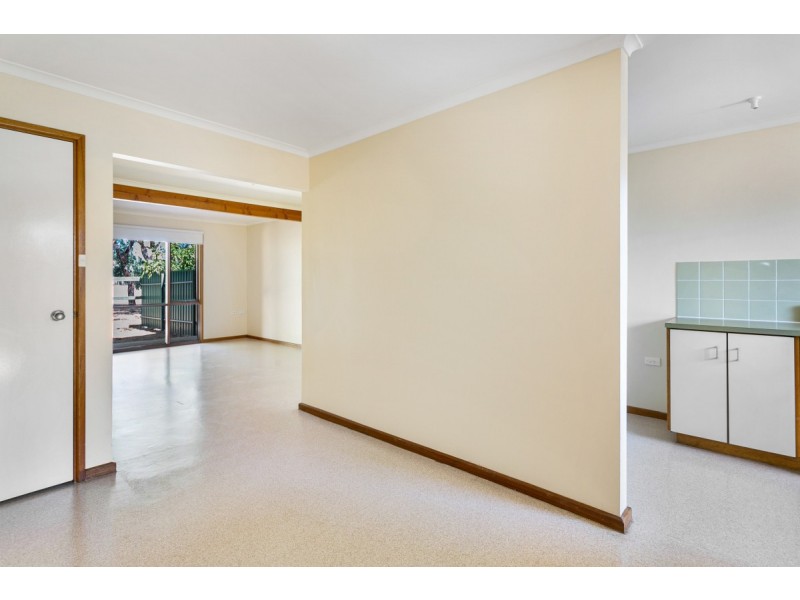 8 Vienna Place, Salisbury Downs SA 5108