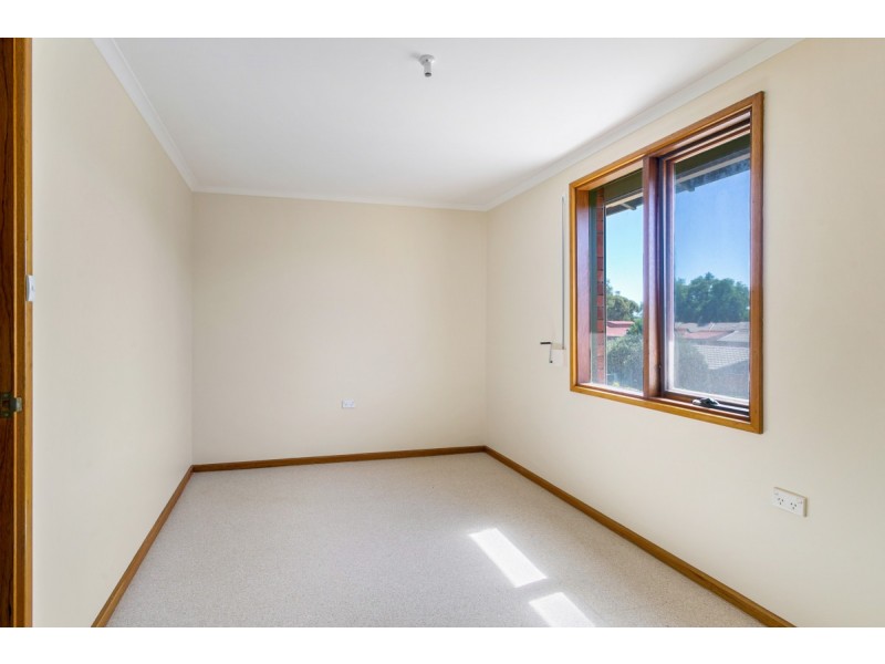8 Vienna Place, Salisbury Downs SA 5108