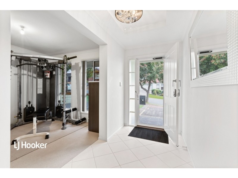 4 Glanville Crescent, Gulfview Heights SA 5096