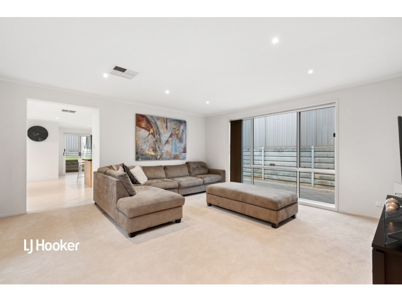 4 Glanville Crescent, Gulfview Heights SA 5096